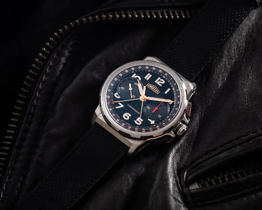 Angelus Chronodate Titanium Black — gedragen