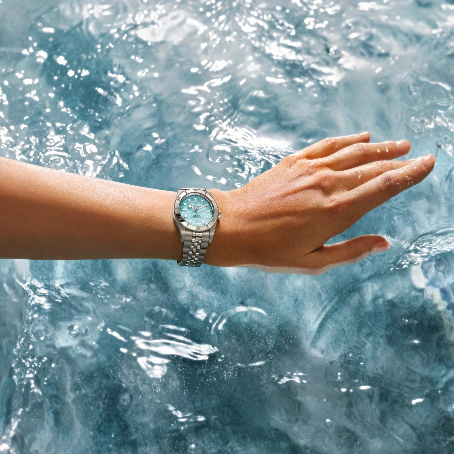 Tudor Tudor Black Bay 54 "Lagoon Blue" — sfeerbeeld