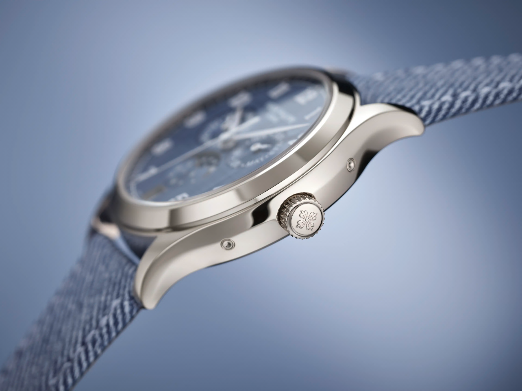 Patek Philippe Annual calendar with moon phases 4946G-001 — Image 5